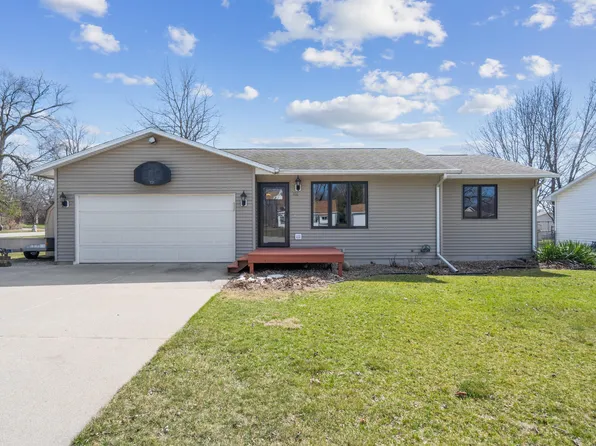 102 Oak St, Roland, IA 50236