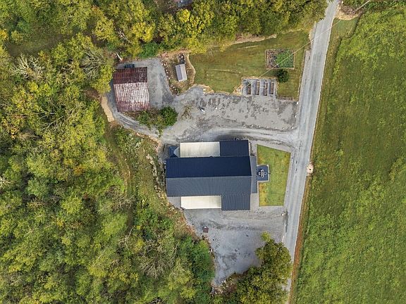 3rd image of 1244 Morrison Creek Rd