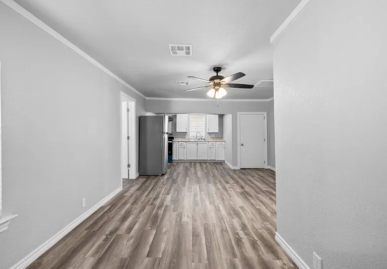 133 W 13th Ave #B — Photo 2