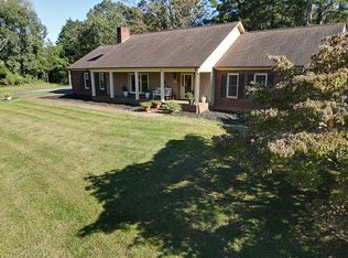 6125 Gold Creek Dr, Hickory, NC 28602