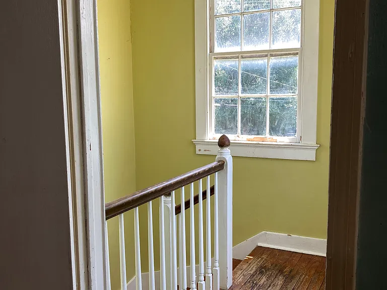 Front stairs and entryway