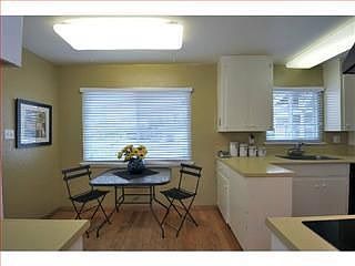 5th image of 1141 Emerson Ave