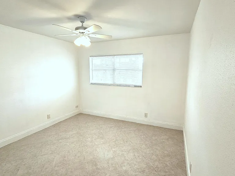 468 Saxony Way — Photo 8
