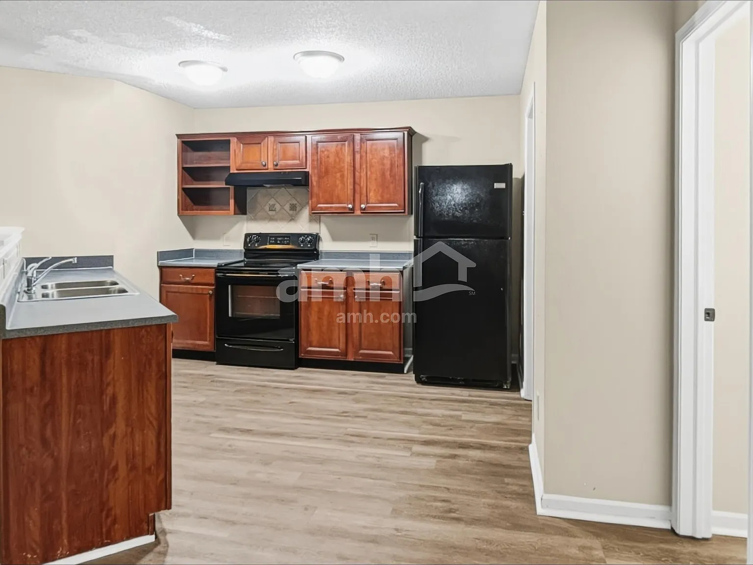 3 bed, 2.5 bath, 1986 sqft, $2,015 — Photo 4