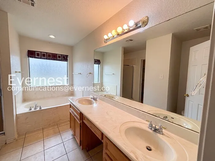 3705 Barbed Wire Dr — Photo 15