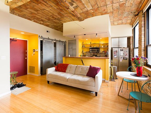 2nd image of 120 E Cullerton St APT 206