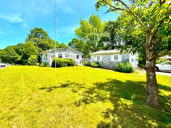 299 Franklin St, Tisbury, MA 02568