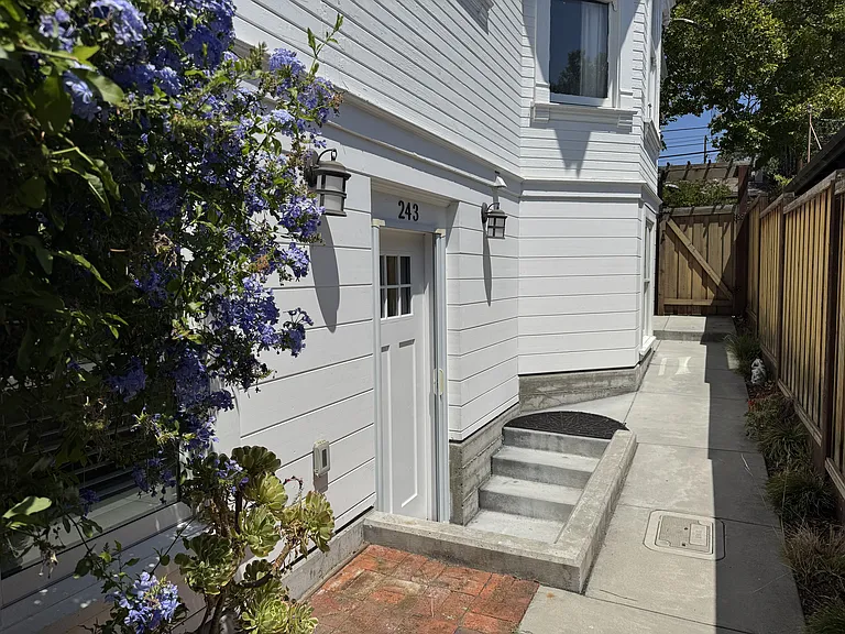 243 Keokuk St — Photo 1