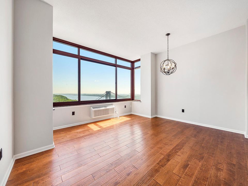 Welcome to your dream Home in the sky!