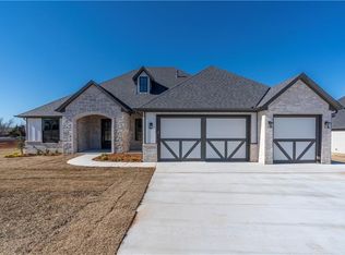 1055 Colonial Ave, Tuttle, OK 73089