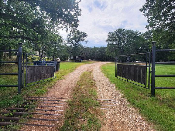 4th image of 525 Estates Dr