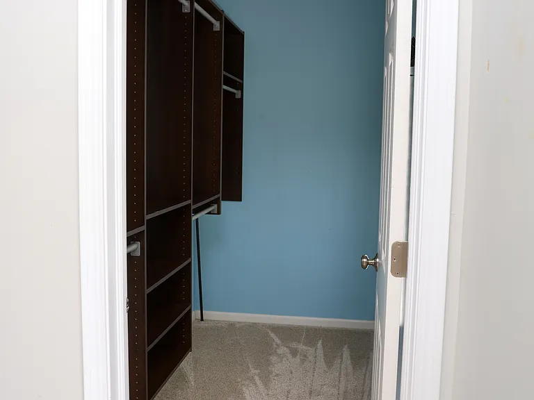 217 Comstock Dr — Photo 43