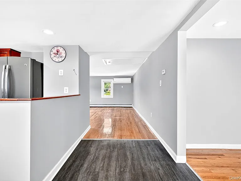 58 Samsondale Ave #A — Photo 11