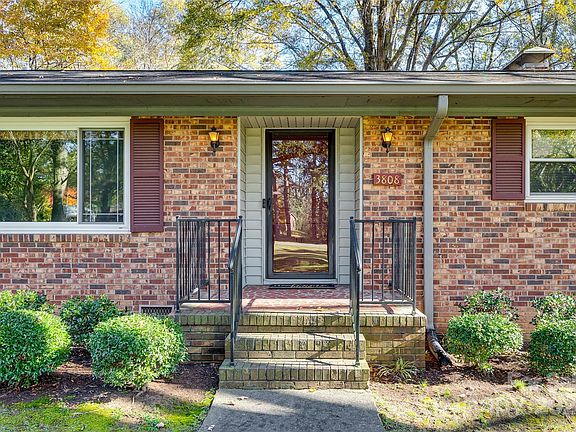3rd image of 3808 Pine Cove Dr