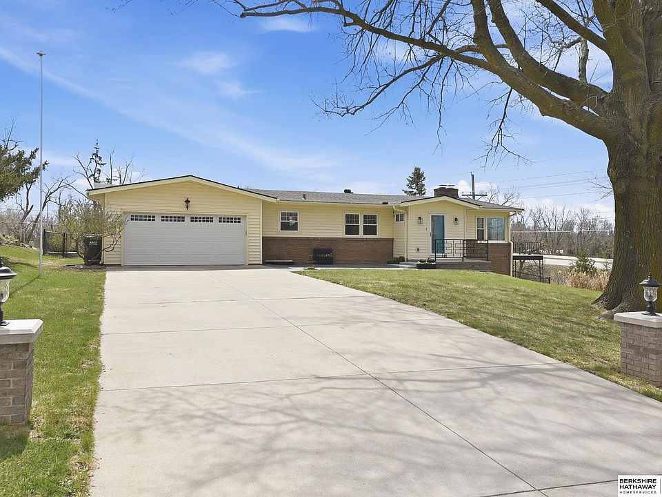 1st image of 4731 Manchester Dr