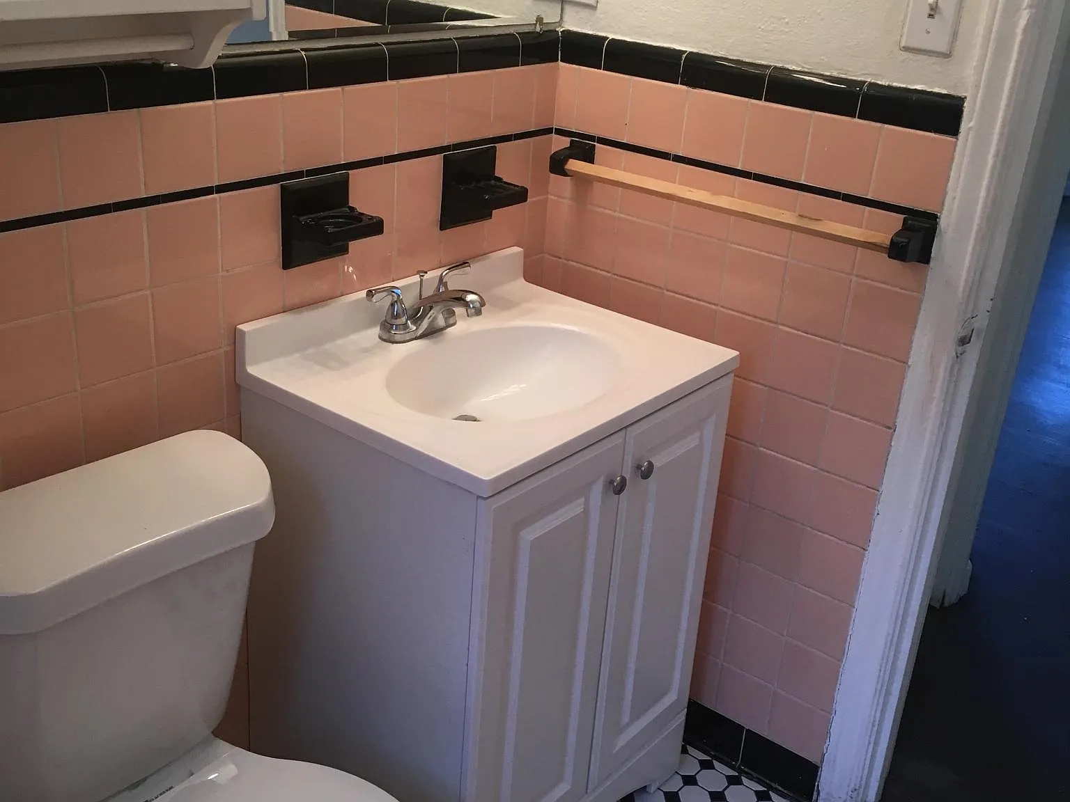 2 bed, 800 sqft, $1,900 — Photo 3