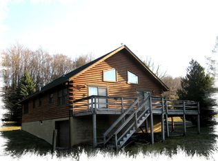 128 Timber Ridge Dr, Newfoundland, PA 18445