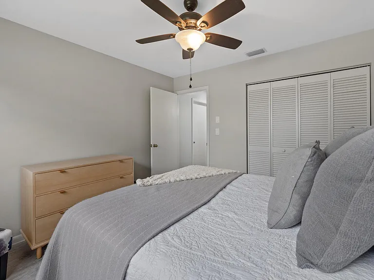 2482 Bedford Mews Dr — Photo 24