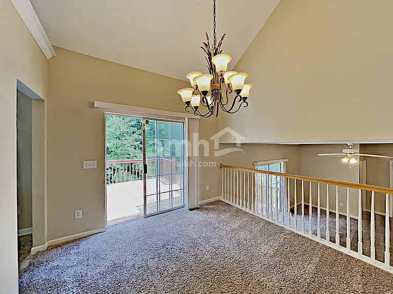 5759 Newnan Cir — Photo 5