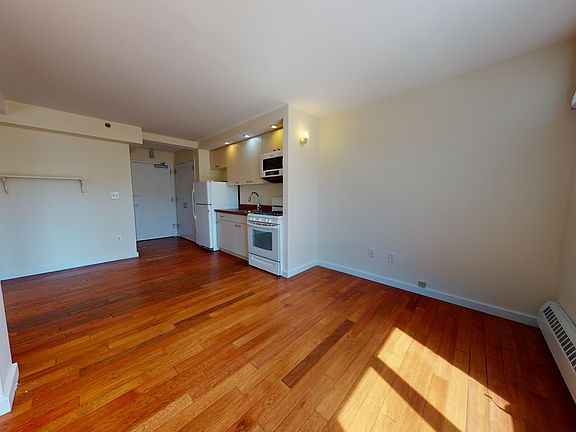 3rd image of 117 Hamilton Pl #3B