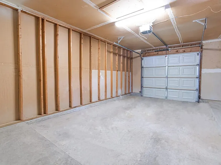 8303 Maumee Rd — Photo 13