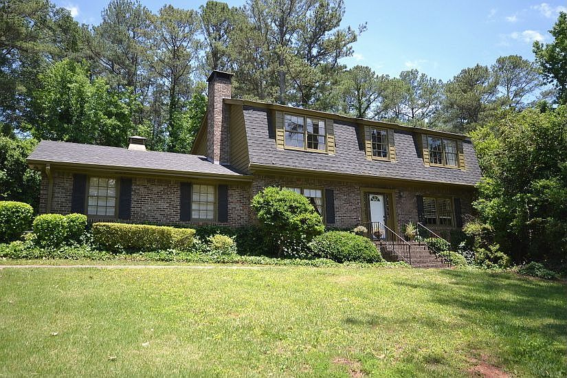 Welcome to 4252 Cavan Drive!