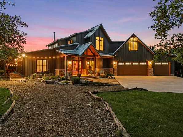 215 Whispering Oaks Ln, Dripping Springs, TX 78620