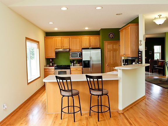 5th image of 351 Bluebird Ln