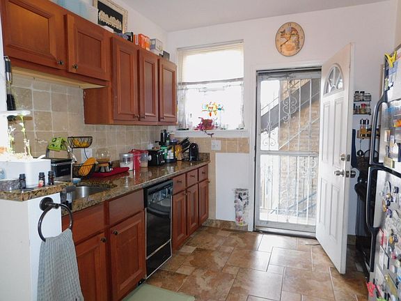 3rd image of 1317 W Touhy Ave APT 2N