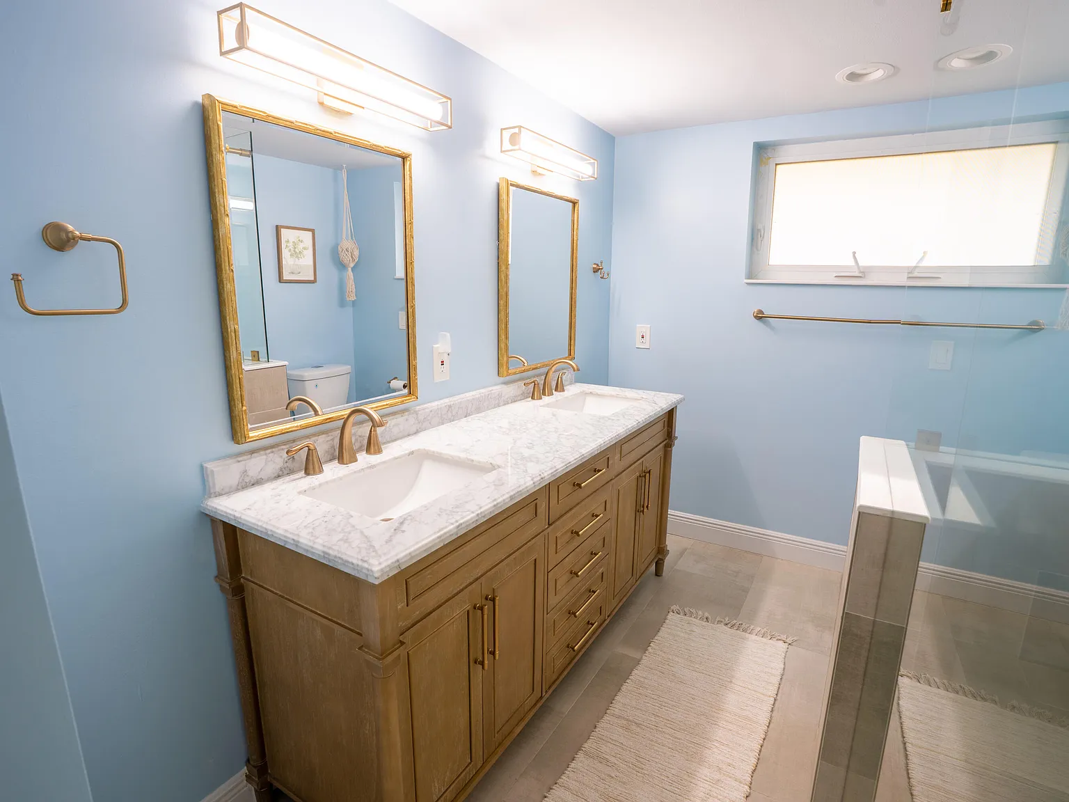 4 bed, 3.0 bath, 2663 sqft, $5,000 — Photo 2
