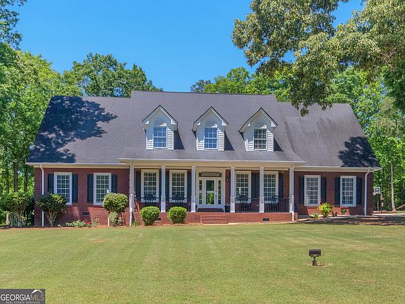 5th image of 445 Patterson Rd