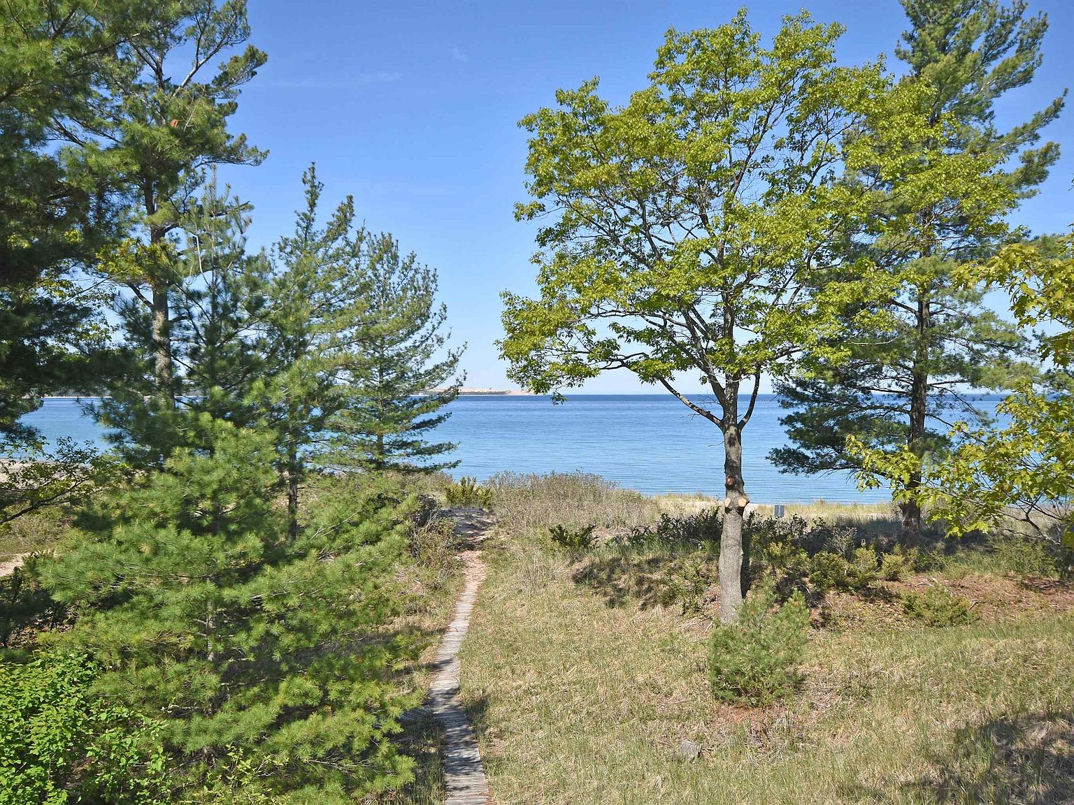 16 Beach Comber Gln, Glen Arbor, MI 49636 Zillow