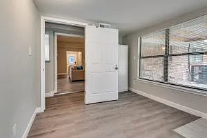 Lanette Ln — Photo 1