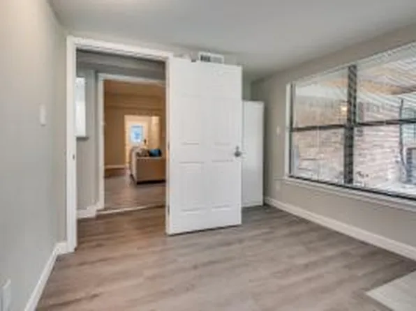 (undisclosed Address), Arlington, TX 76010