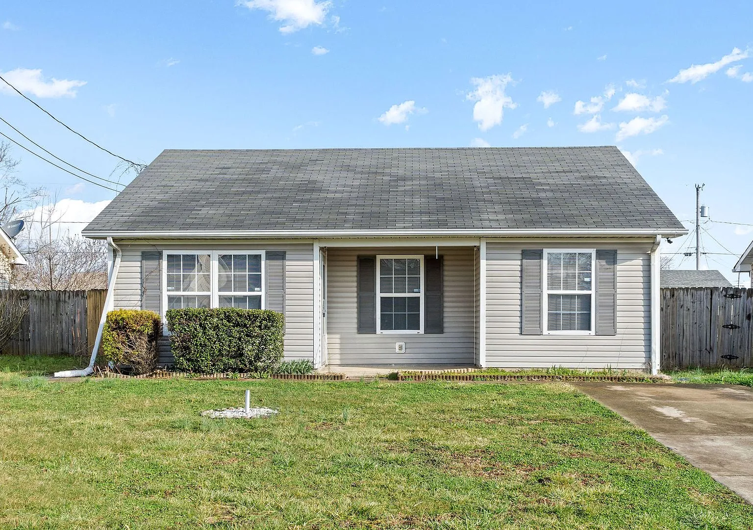 1106 Keith Avenue, Oak Grove, KY 42262 — Photo 1
