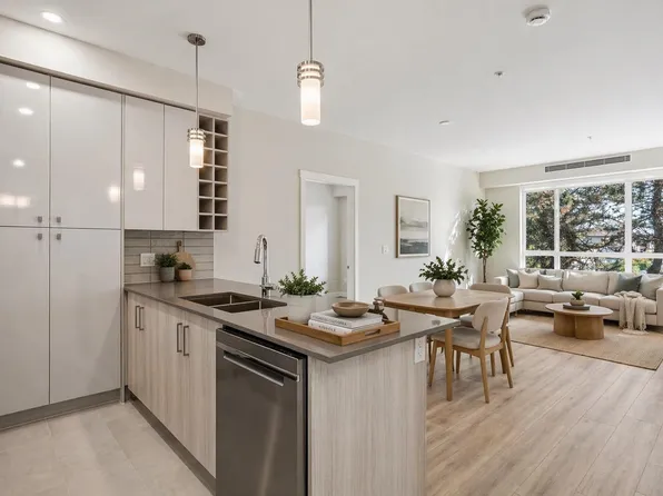 23222 Gilley Rd #206, Richmond, BC V6V 1E4