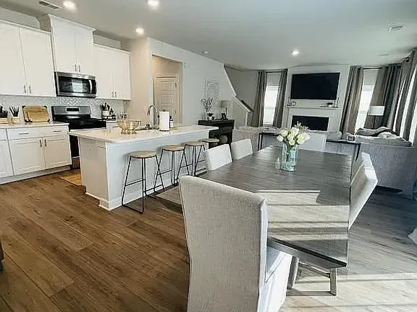 (undisclosed Address), Moore, SC 29369