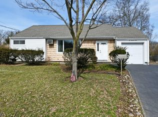 601 Fermery Dr, New Milford, NJ 07646