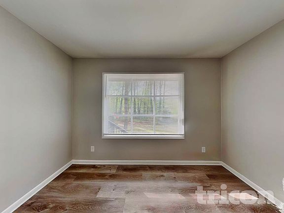 5th image of 911 Burtonwood Cir