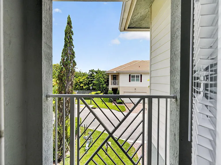 1950 Juno Landing Ln — Photo 39
