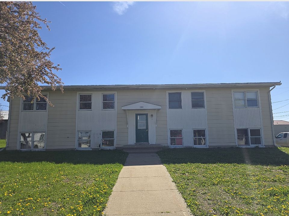 1st image of 1101 8th St SE