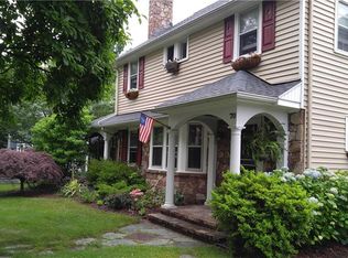 70 Harvington Dr, Rochester, NY 14617