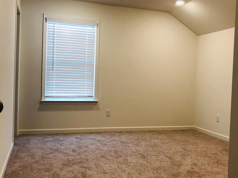 739 Tennypark Ln — Photo 7