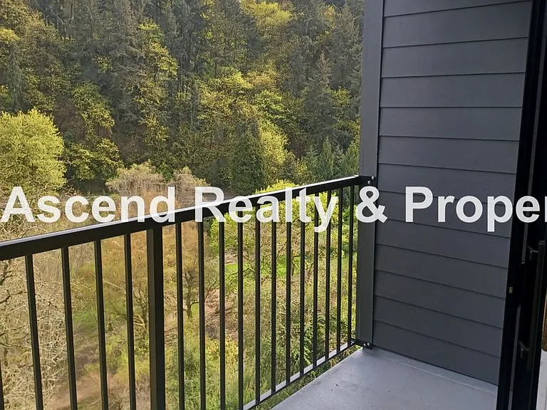 830 SW Broadway Dr #8 — Photo 23