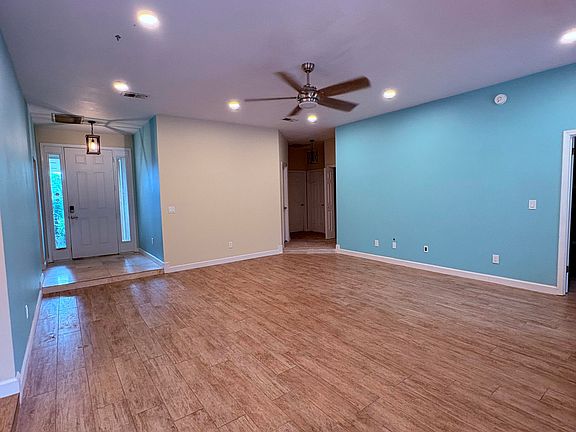 3rd image of 291 Stahlman Ave