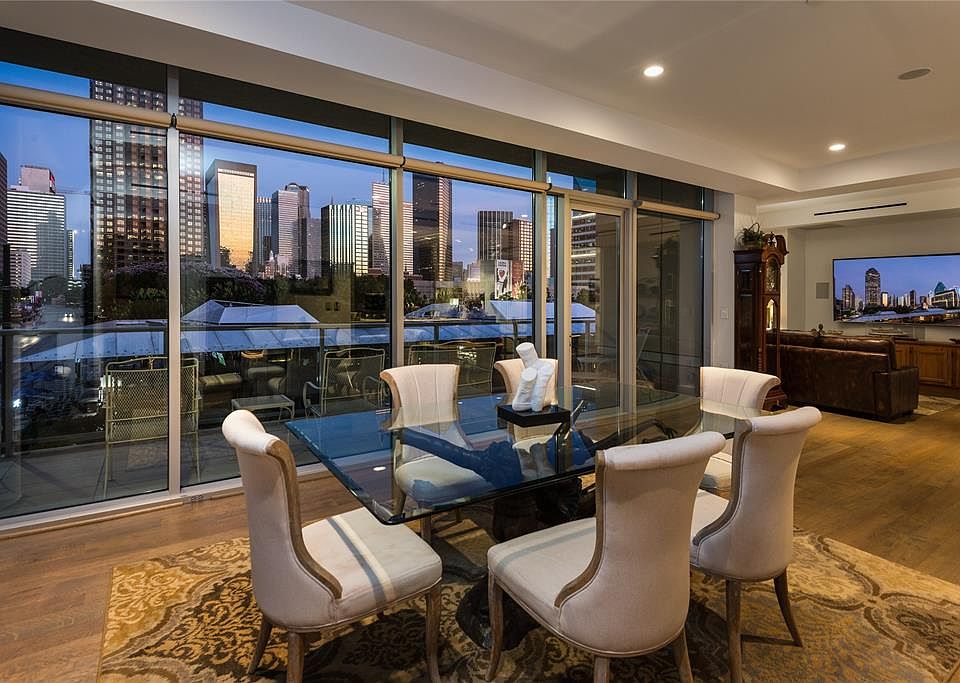 1st image of 2025 Woodall Rodgers Fwy Unit 21