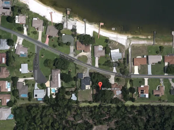 227 Lake Drive Blvd, Sebring, FL 33875