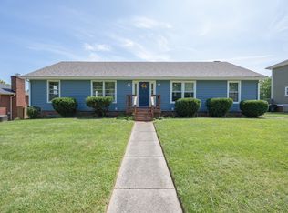 376 Woodview Dr #B, Lexington, KY 40515