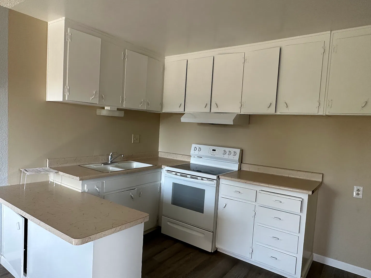 2 bed, 820 sqft, $1,850 — Photo 3
