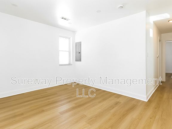 4th image of 300 Monroe Ave #B